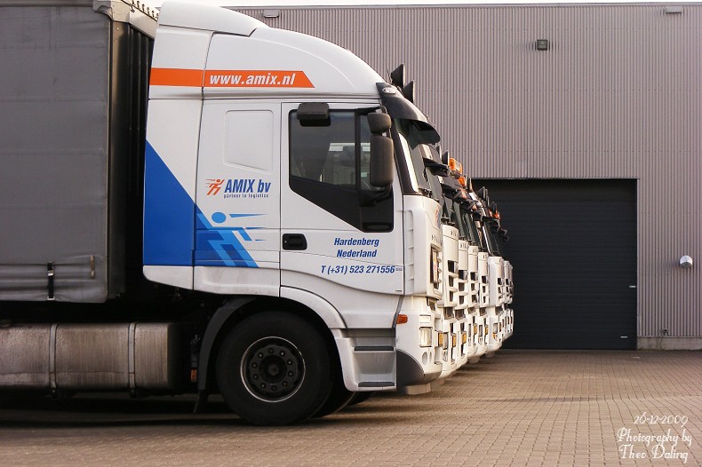 Line-up van Amix vrachtwagens in Hardenberg